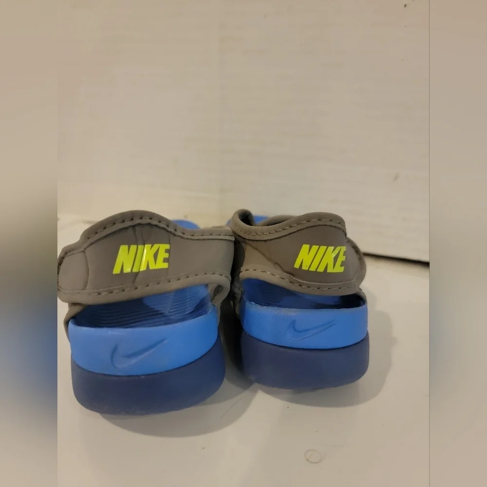 KID'S‎ NIKE SUNRAY SANDALS WITH HOOK AND LOOP CLOSURES ( sz 11)